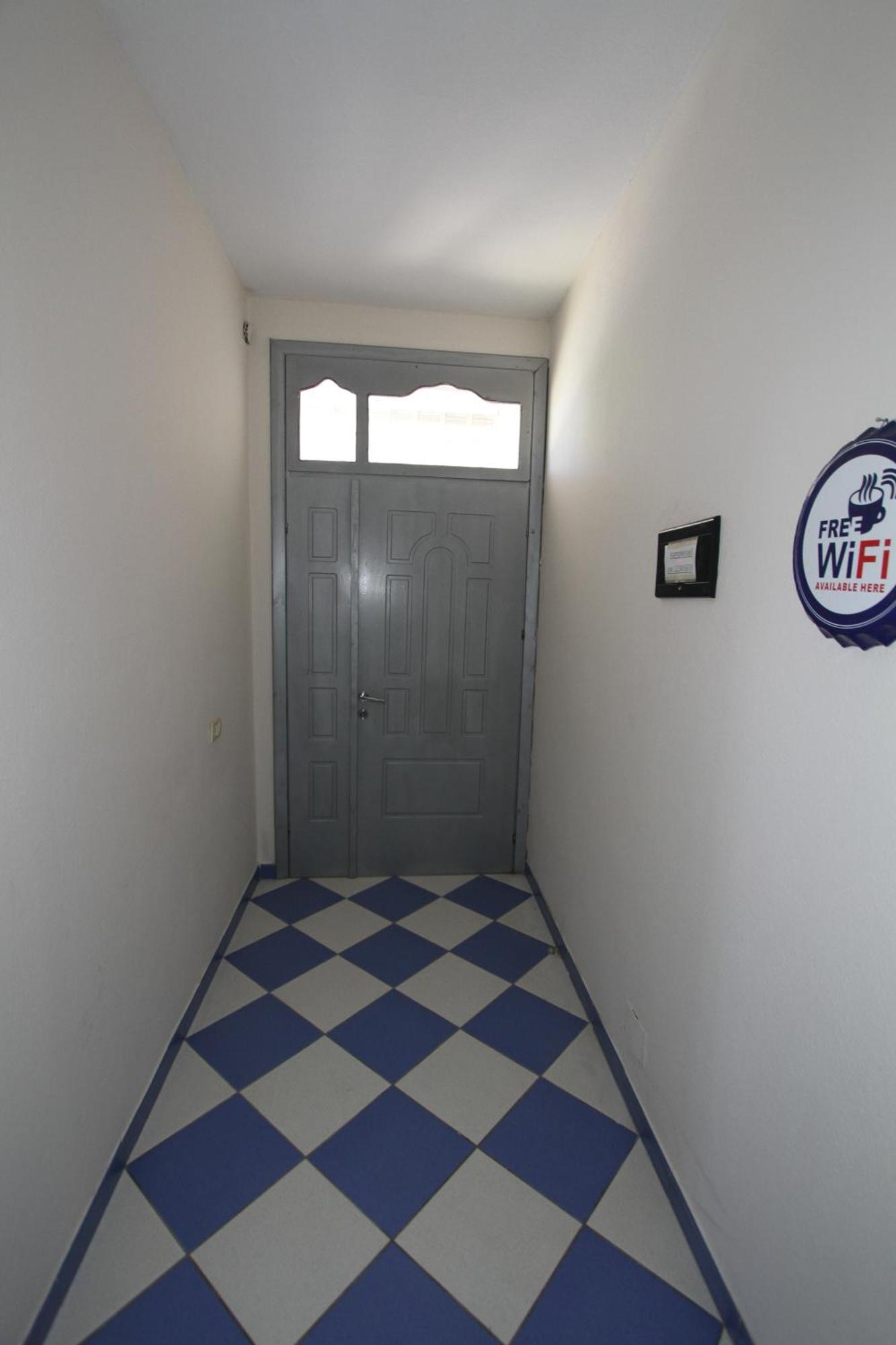 Kompleksi Eli Guest House ドゥラス エクステリア 写真