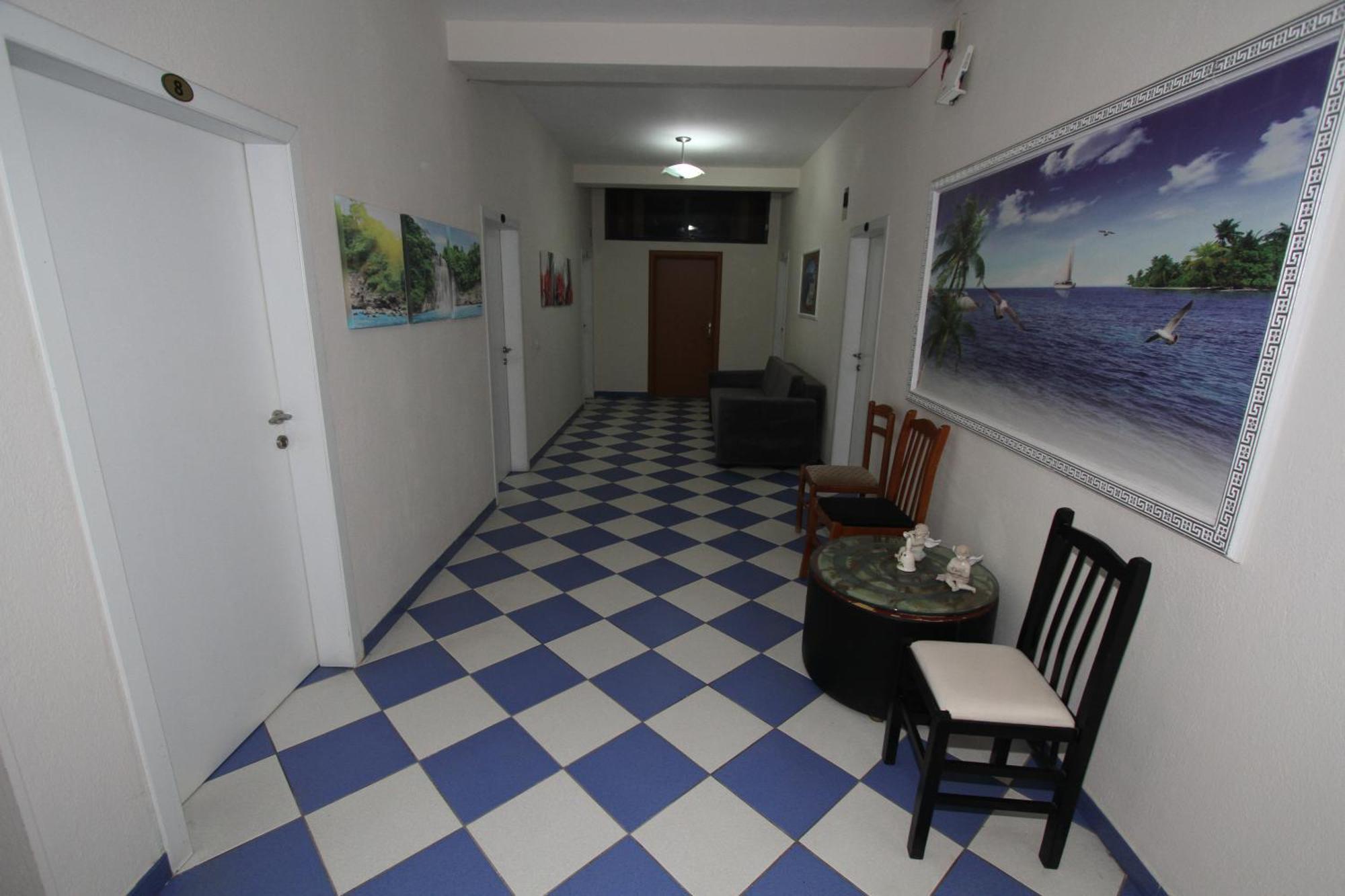 Kompleksi Eli Guest House ドゥラス エクステリア 写真